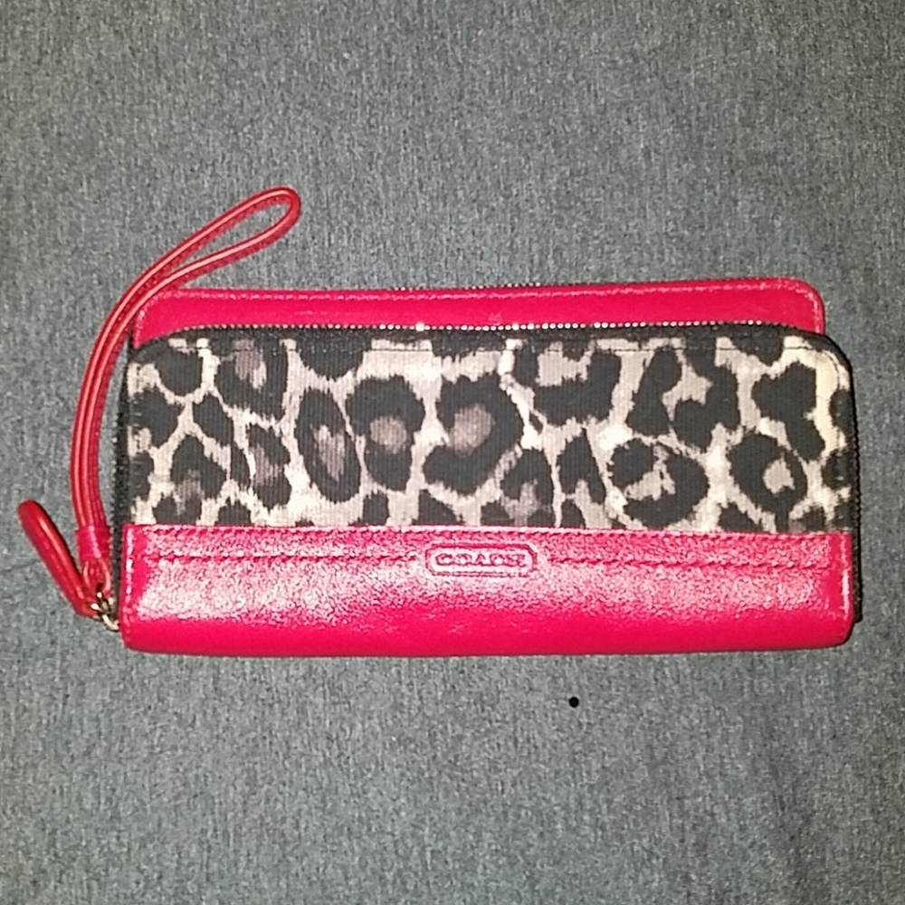 Coach NWT Leopard Print Ocelot Zip Wallet Wristlet